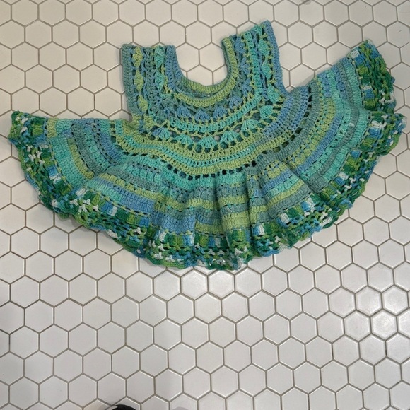Cropped Crochet Swing Ruffle Tank - Picture 4 of 5